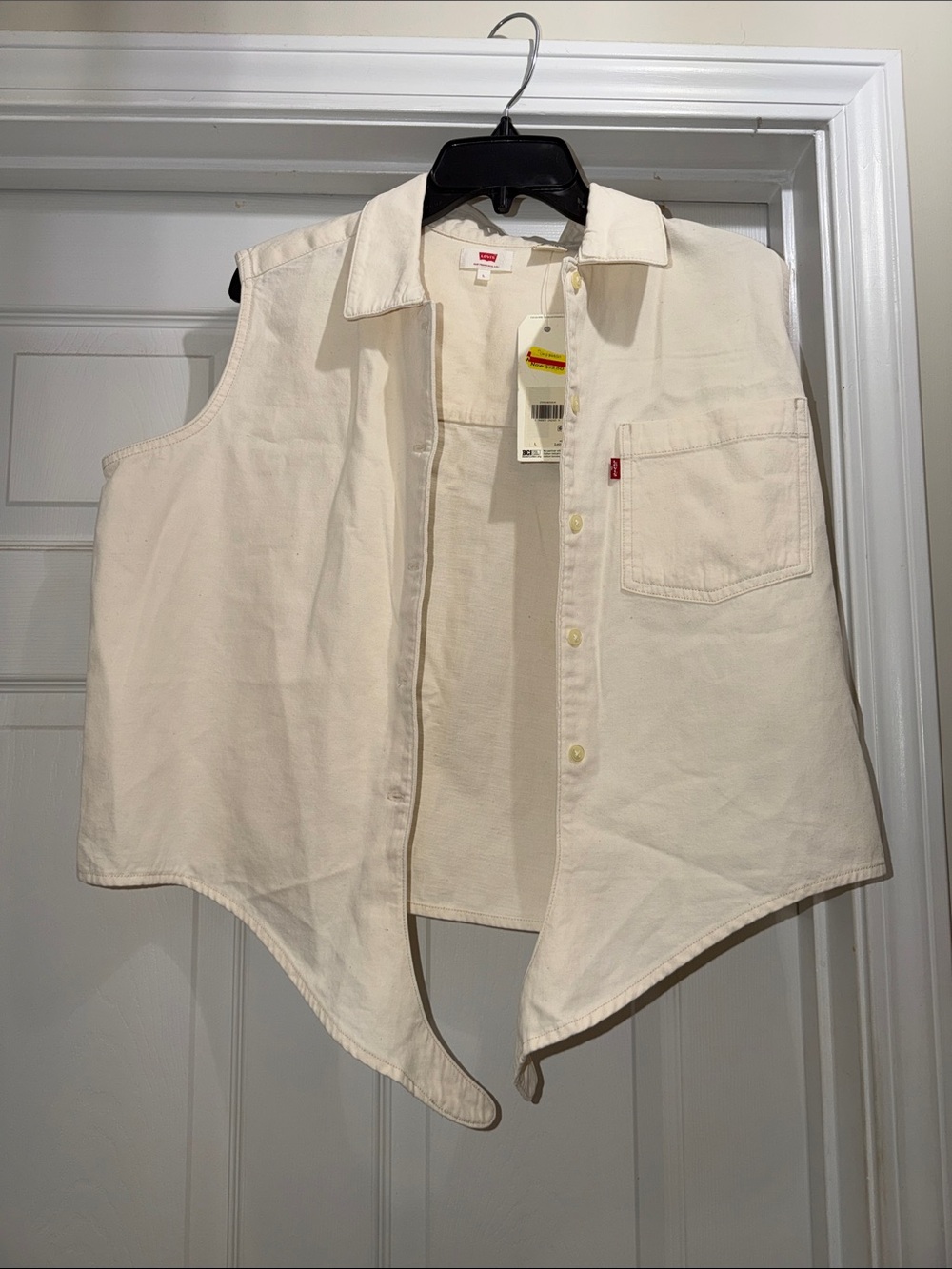 Levi's Cream Button-Front Sleeveless Denim Vest